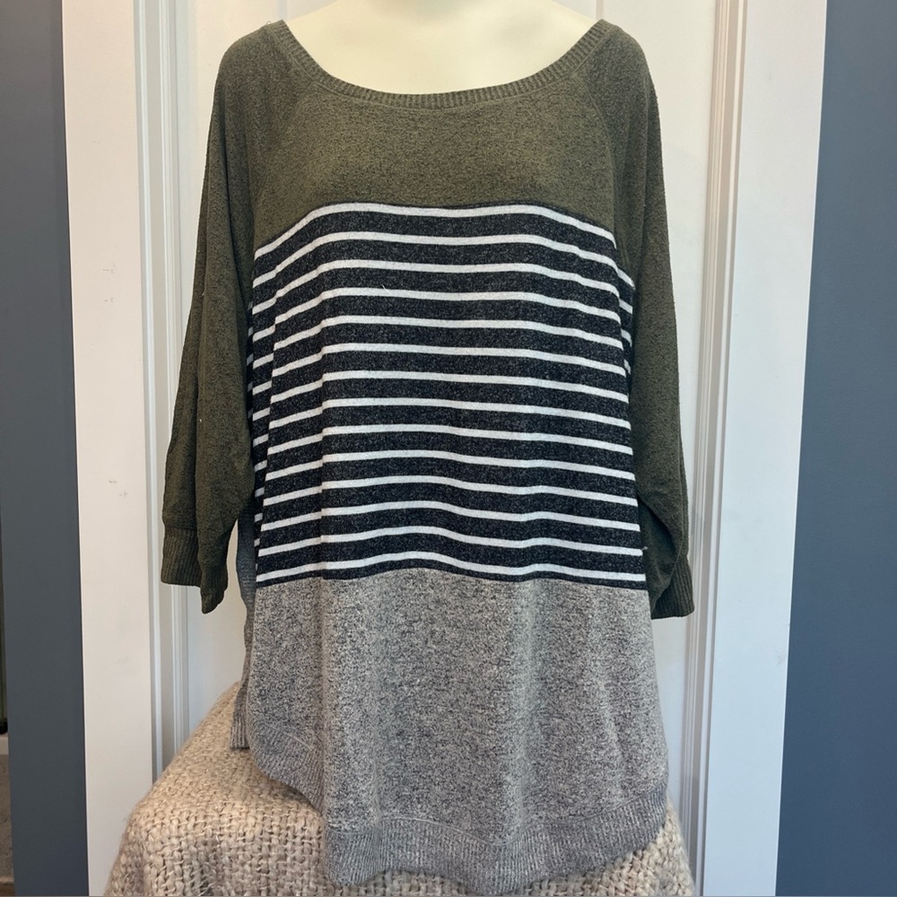 Maurices Women’s Haven Colorblock Sweater 3/4 Sleeves Pullover Green Black Sz 3X